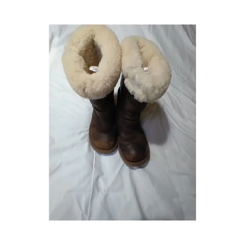 RARE LEATHER UGG BOOTS Australian KENSINGTON SHEARLING STRAPS AND BUCKLE SIZE 9
